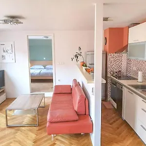 https://krakovo-by-the-river.hotels-in-ljubljana.com